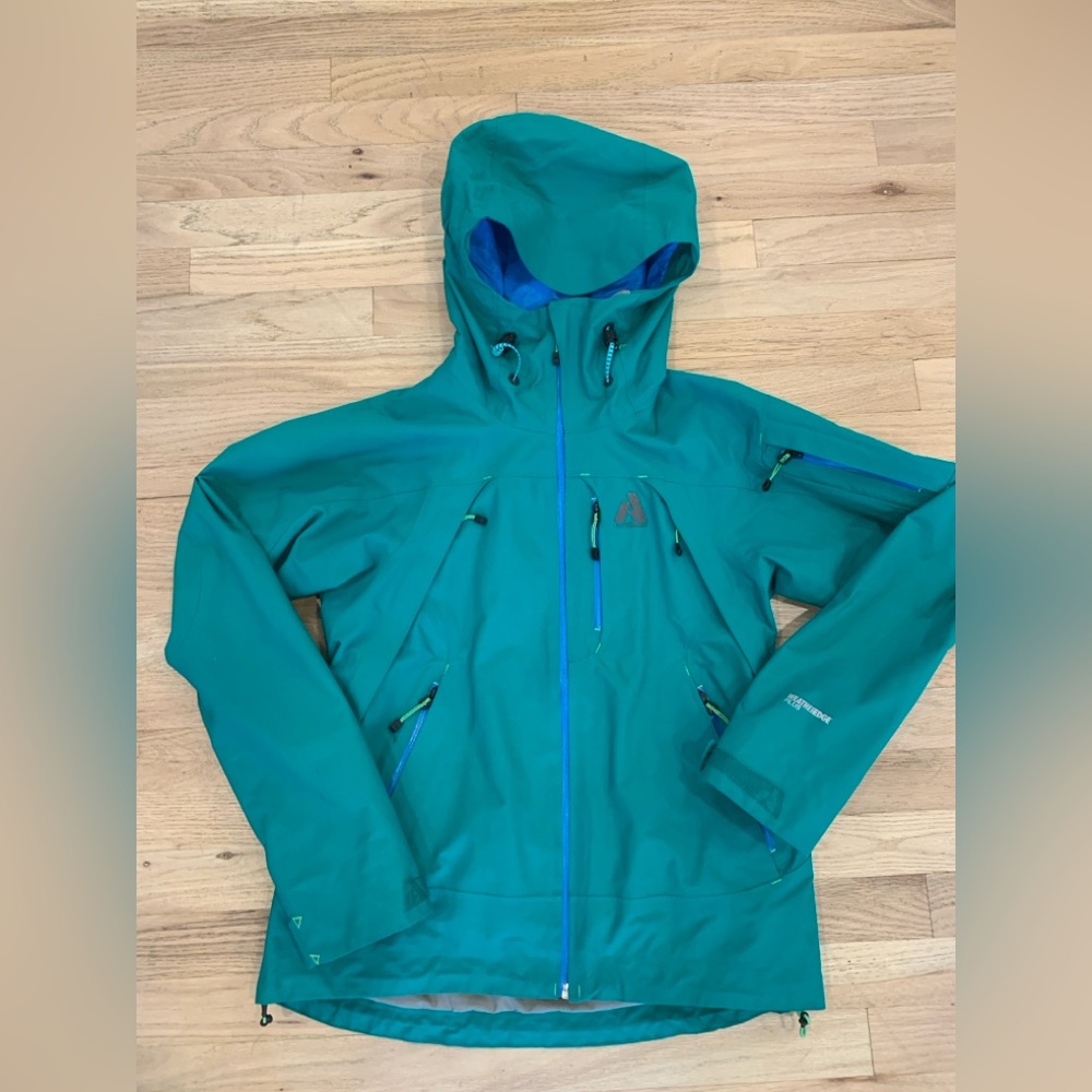 EUC Eddie Bauer FirstAscent ski/snowboard jacket